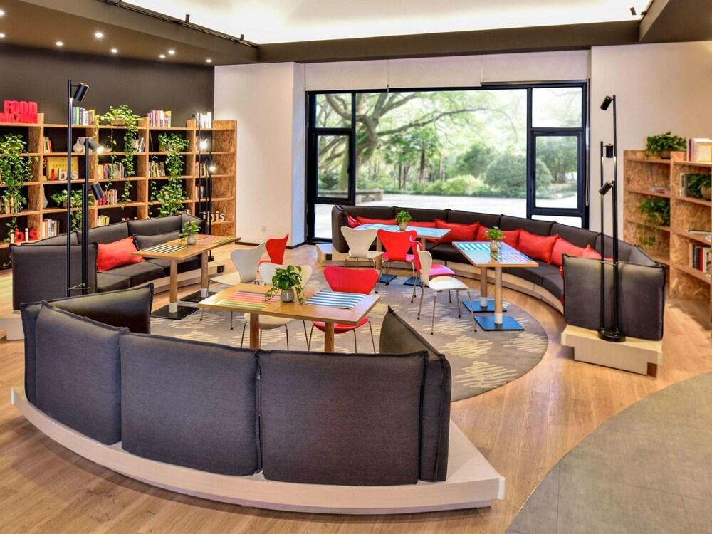 ibis Shanghai New Hongqiao Exterior