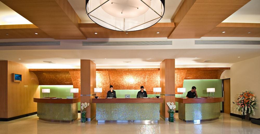 نوفوتيل مومباي جوهو بيتش هوتل منطقة الاستقبال