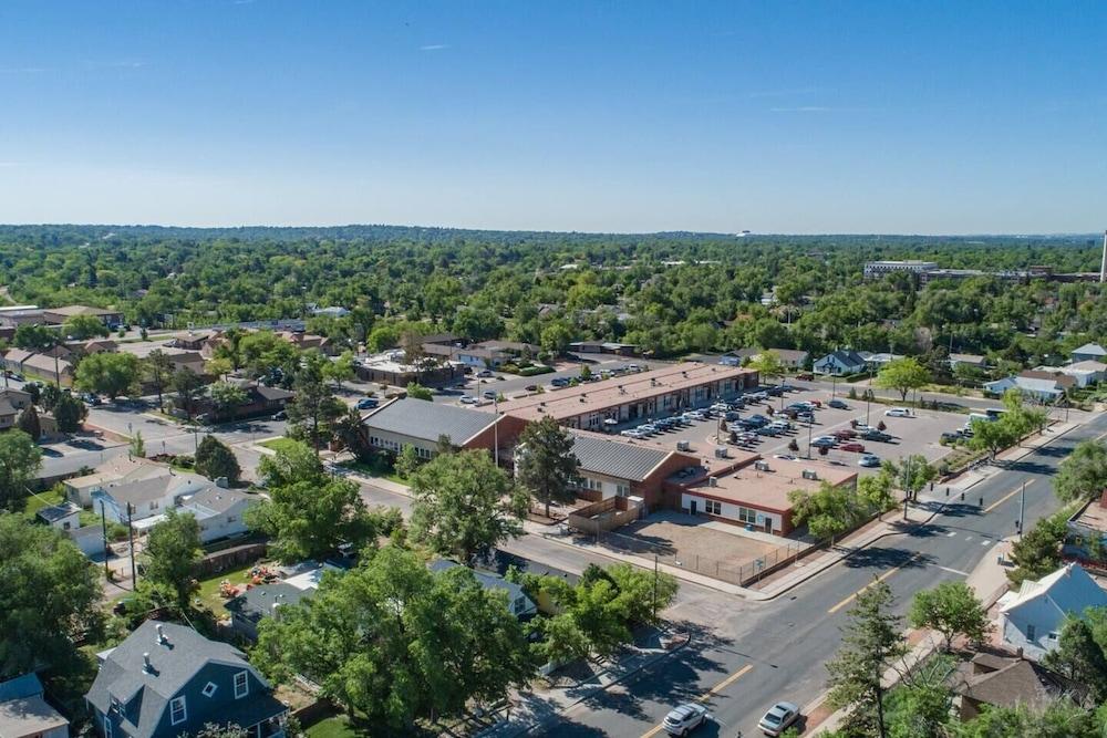 كرافت بريويري بيرفيكشن! تشارمينج آند دوج فريندلي منظر من الجو