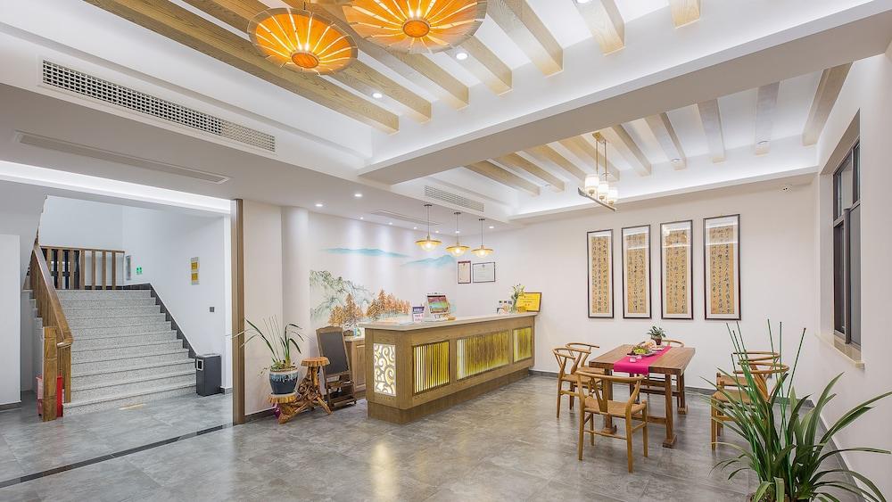 Floral Hotel  Red Forest Yuyao Lobby