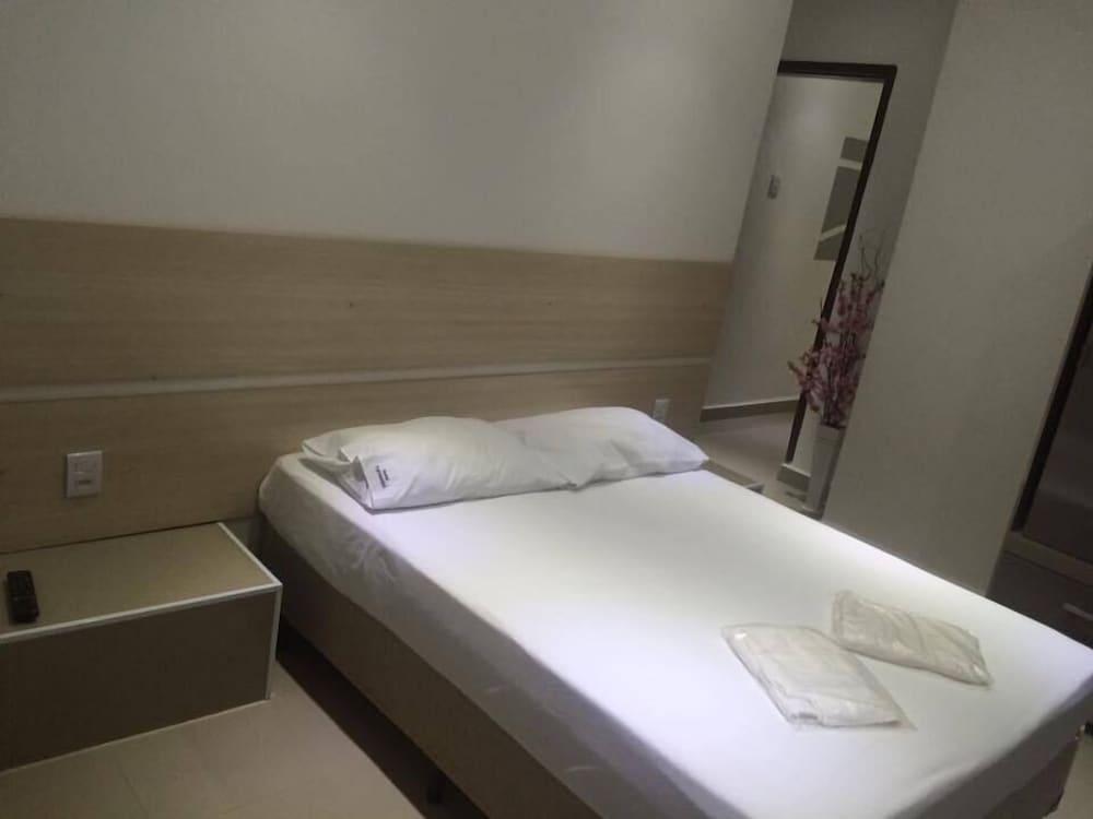 هوتل جوارولهوس