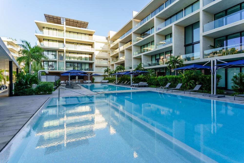 أوشيانا باي أبنا حمام سباحة مكشوف