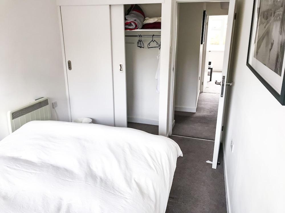 إنتاير 2 بد روم فلات نكست تو كينجز كوليدج غرفة