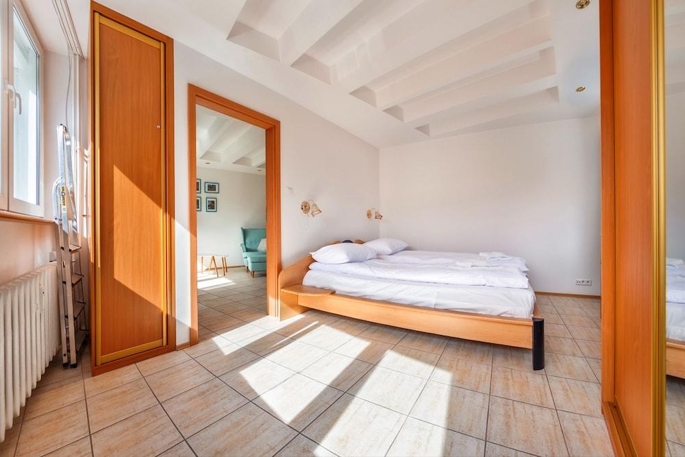 أبارتامنتي صن آند سنو بارتيزانتوف غرفة