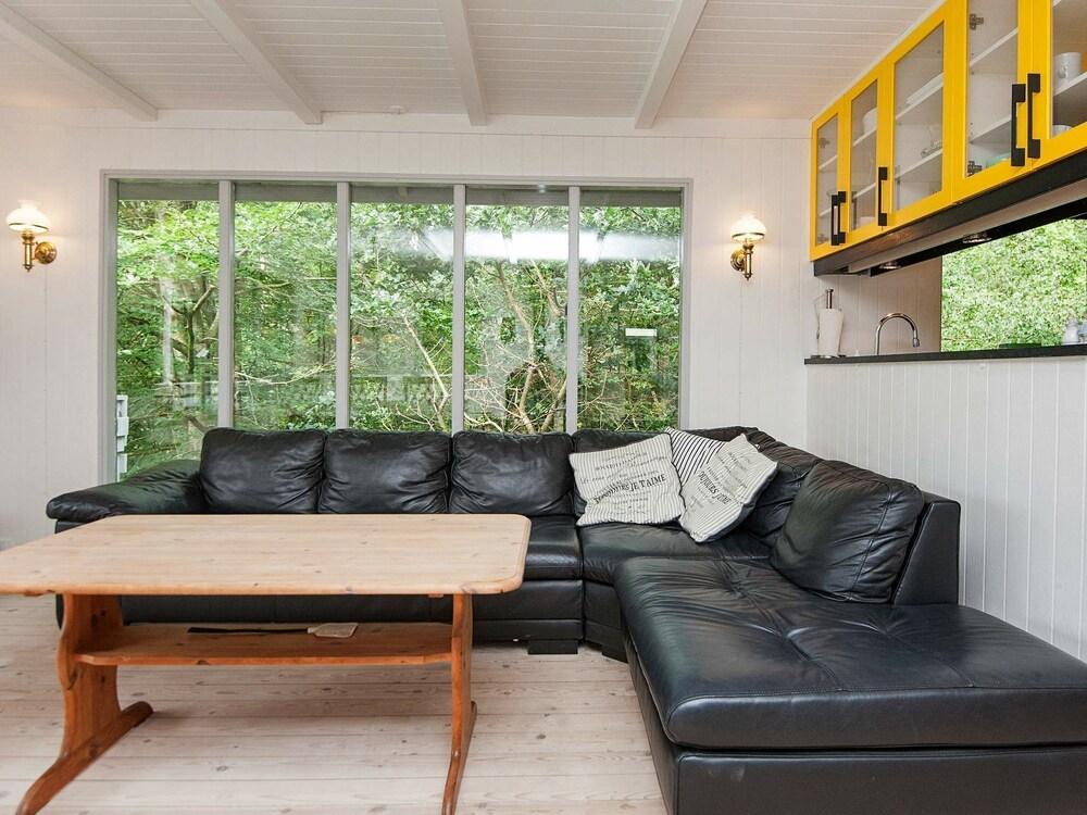 جورجاس هوليداي هوم إن سبوتروب ويذ روفد تيراس غرفة معيشة