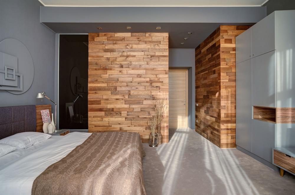 Poet Art Hotel