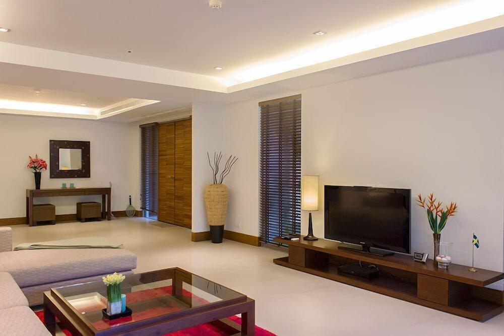 Pearl of Naithon by Alexanders Interior