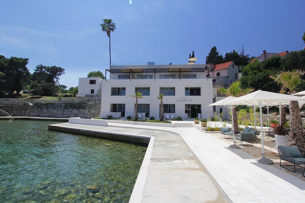 كالاموتا بيتش هاوس تفاصيل الفندق من الخارج