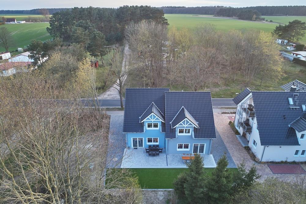 Freester Kapitänshäuser Aerial View