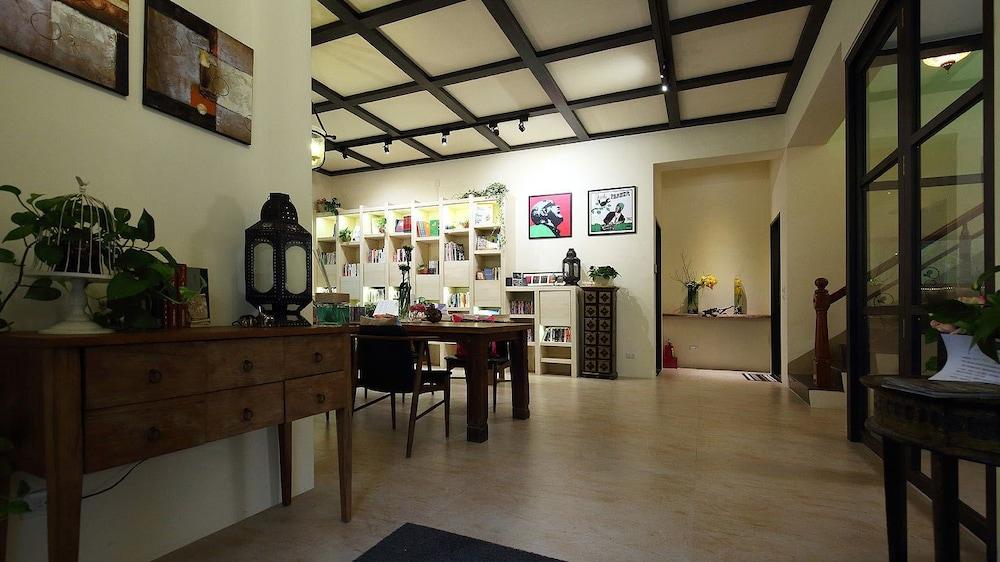 Manor Le Rayon Vert Lobby