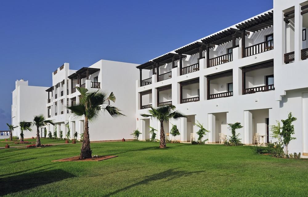 فندق إيبيروستار ويفز السعيدية تفاصيل الفندق من الخارج