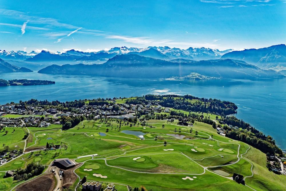 جاست هاوس بادهوف