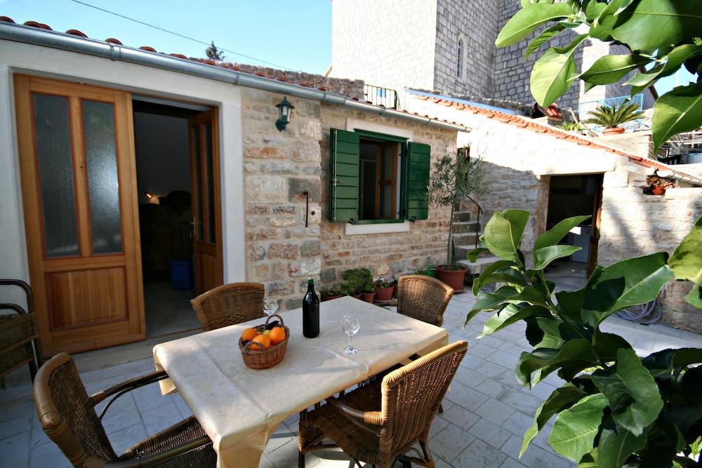 Guest House Lucijo