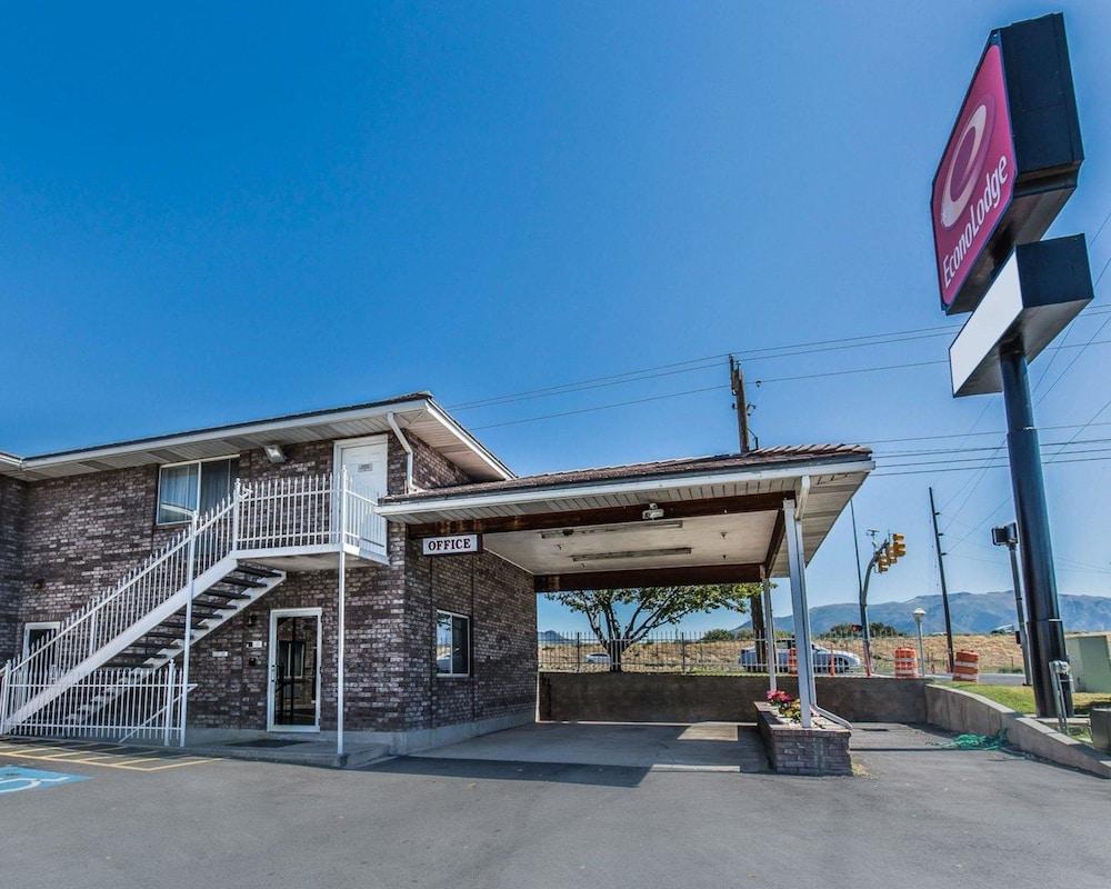 Econo Lodge Exterior