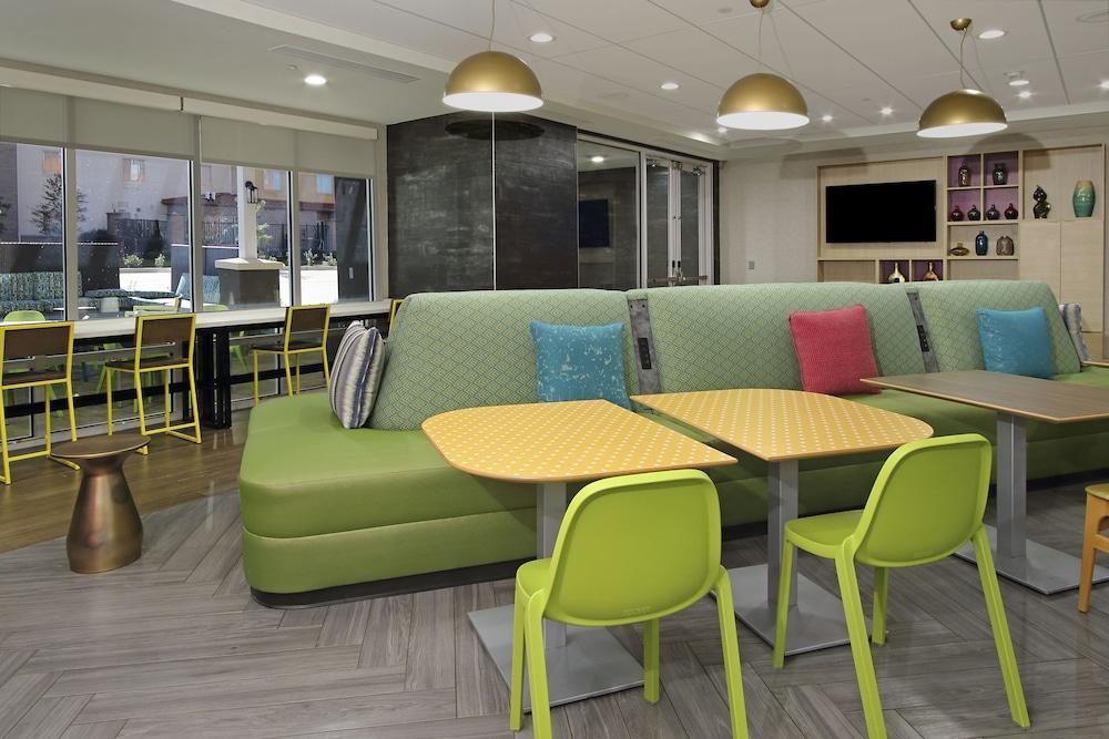 هوم 2 سويتس باي هيلتون بورت آرثر، تكساس منطقة الجلوس في الردهة