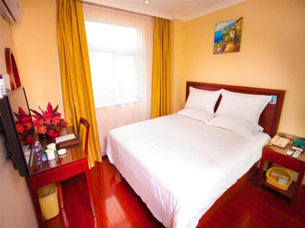 جرين تري إن فوشان لونغجيانغ تاون نورث فينجهوا رود إكسبرس هوتل