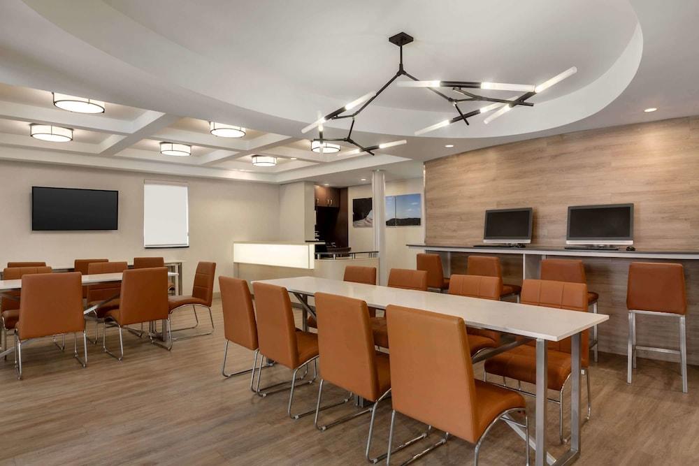 دايز إن باي ويندام تورونتو ويست ميسيسوجا