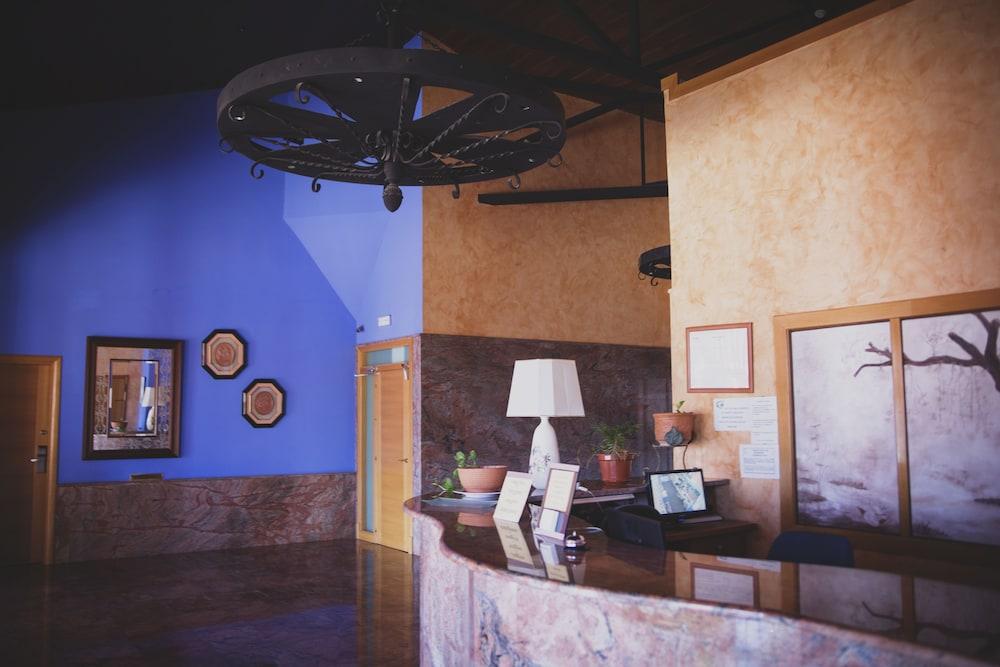 هوتل ريستورانتي لا بوديغا منطقة الاستقبال