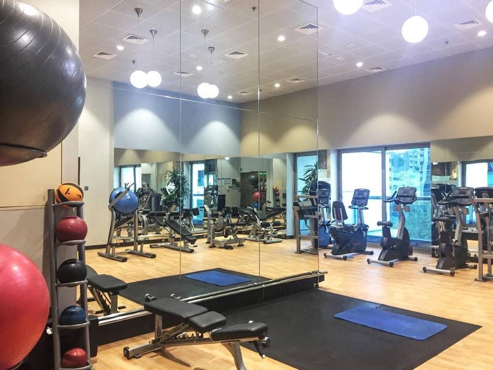 شقة فسيحة وأنيقة مكوّنة من غرفتَي نوم وإطلالات على البحر في مارينا! مرفق اللياقة البدنية