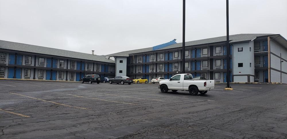 فيستا إن آند سويتس ناشفيل أيربورت إيست أخرى