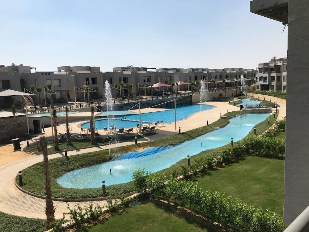 شقة بالعين باي