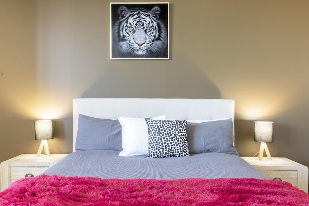 Celina's Ocean View Studio - Adults Only Room