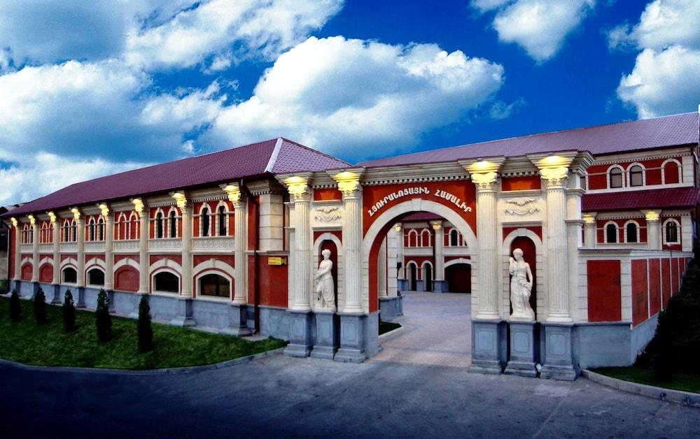 Hotel Roma Yerevan & Tours