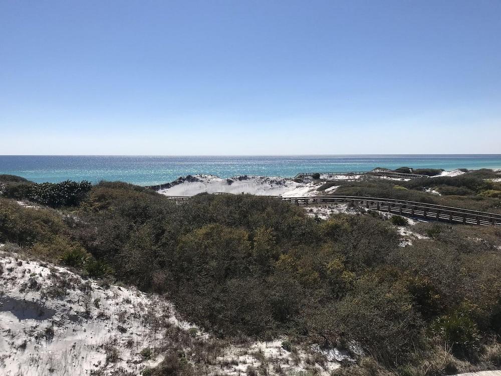 كومباس بوينت باي ديون فاكيشن رينتالز الشاطئ