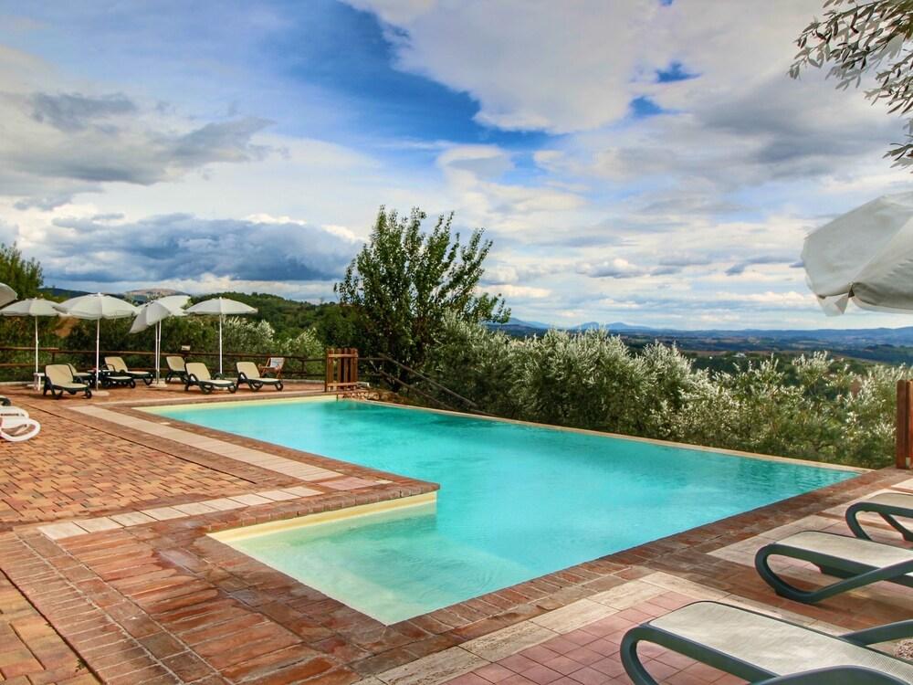 Quaint Cottage in Collazzone With Swimming Pool Waterslide