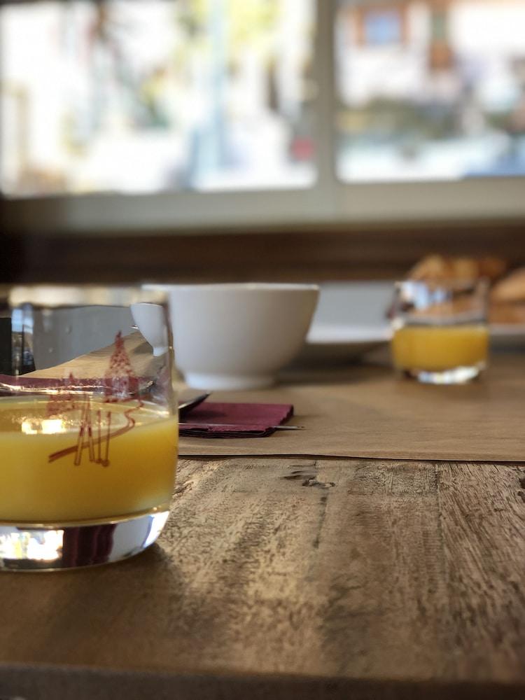 أوتل جينيبي