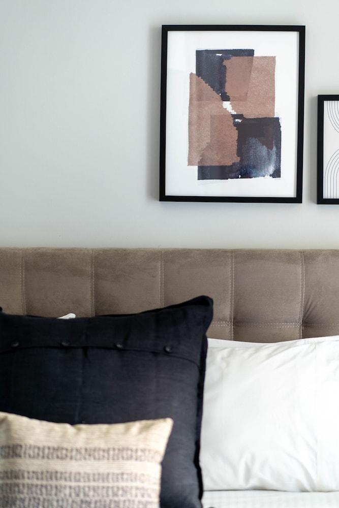 بوش 1 بد رو أبابرتمنت إن تشالاندري تفاصيل الفندق من الداخل