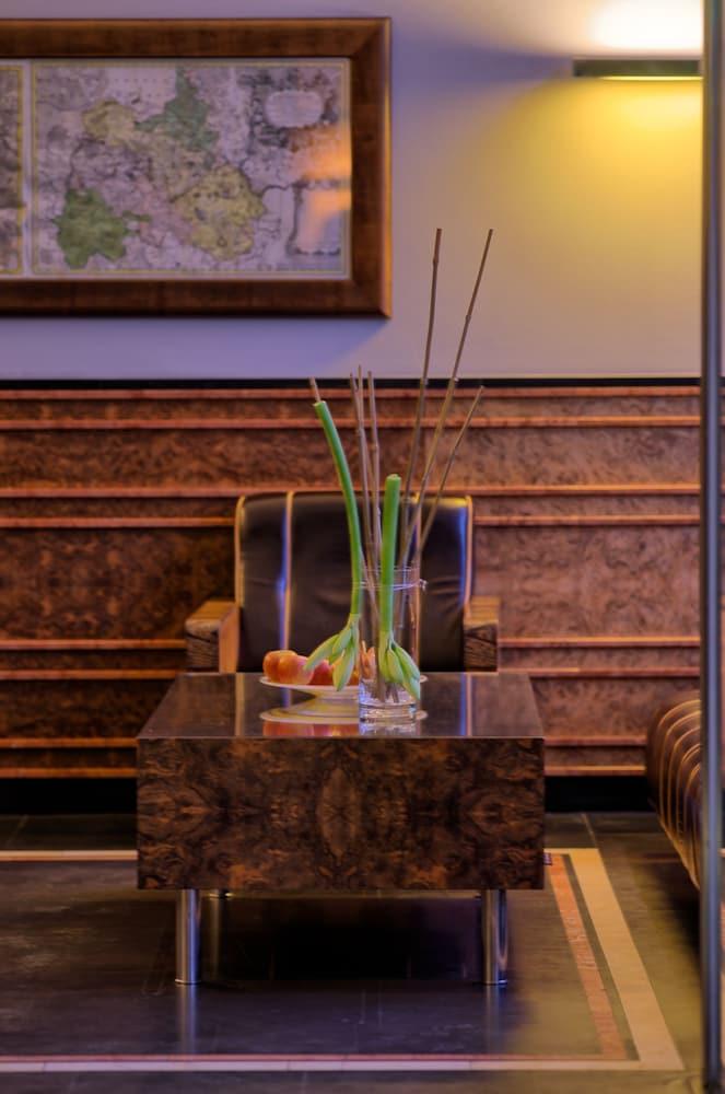 هوتل مونوبول منطقة الاستقبال