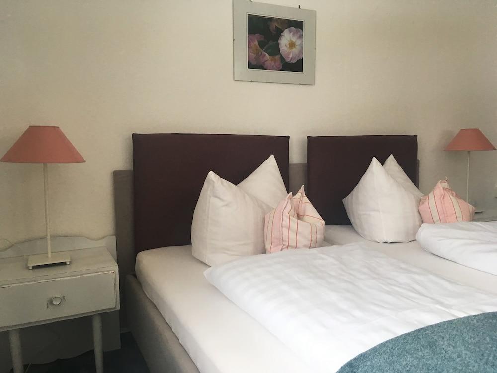 ألبينشاليه مونيكا