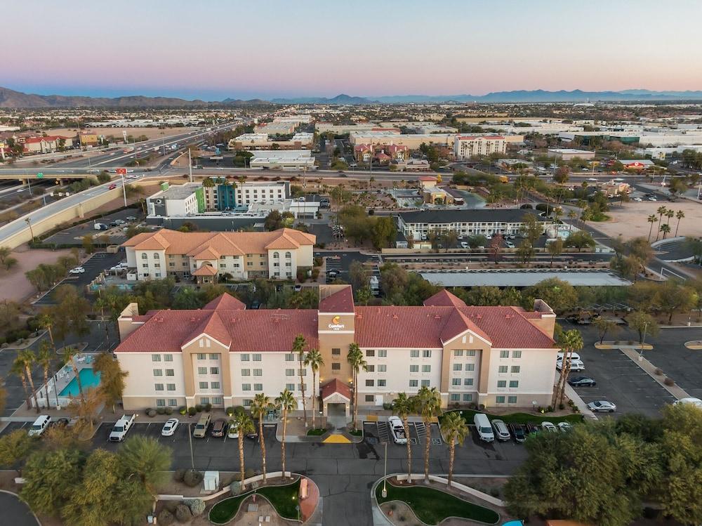 كمفرت إن تشاندلر - فينيكس ساوث آي-10 منظر من الجو