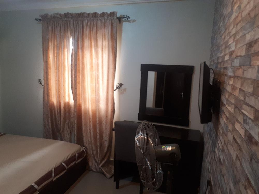 أبيديف هول آند لودجينجس غرفة