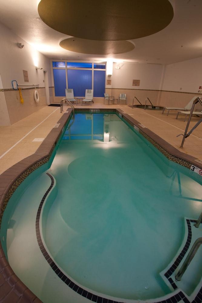 سبرنجهيل سويتس غراند جنكشن داونتاون/هيستوريك ماين ستريت حمام سباحة مغطى