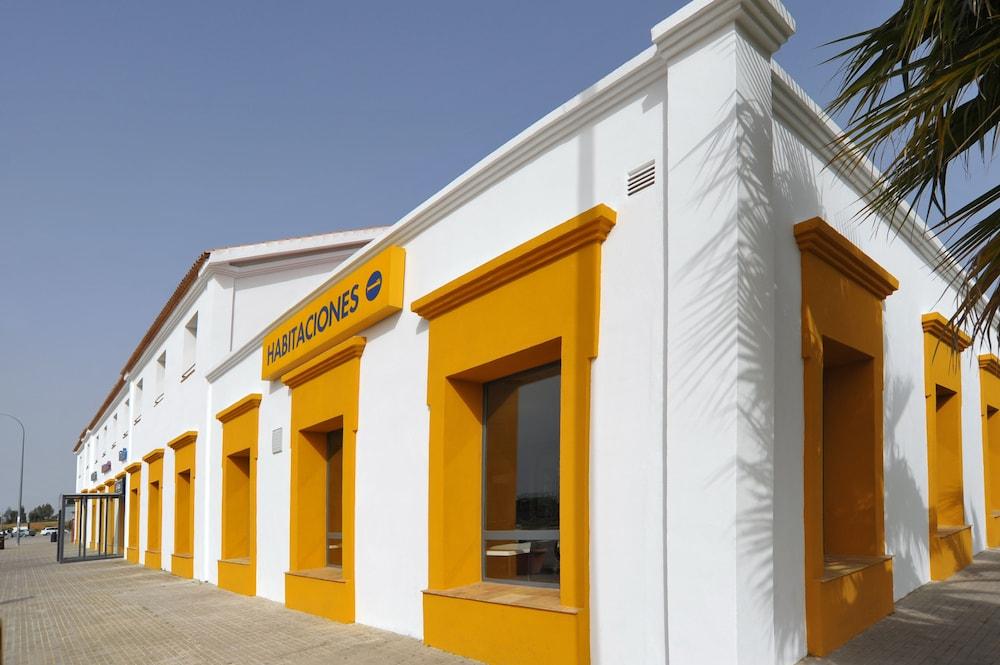 آز هوتلز تشوثينا