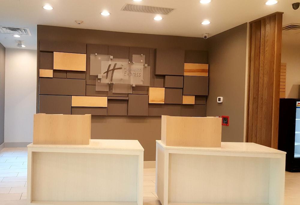 هوليداي إن إكسبرس نورث أوجوست ا باي آيتش جي المنطقة الخارجية