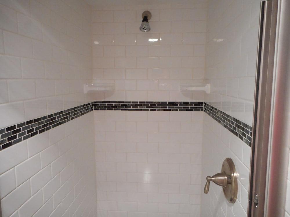 هينلوبين يونيت 509 باي لونج آند فوستر حمام