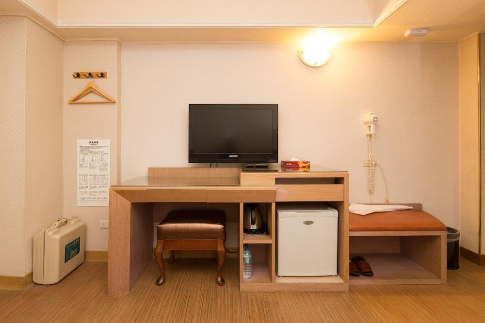 Spring Art Hotel Room
