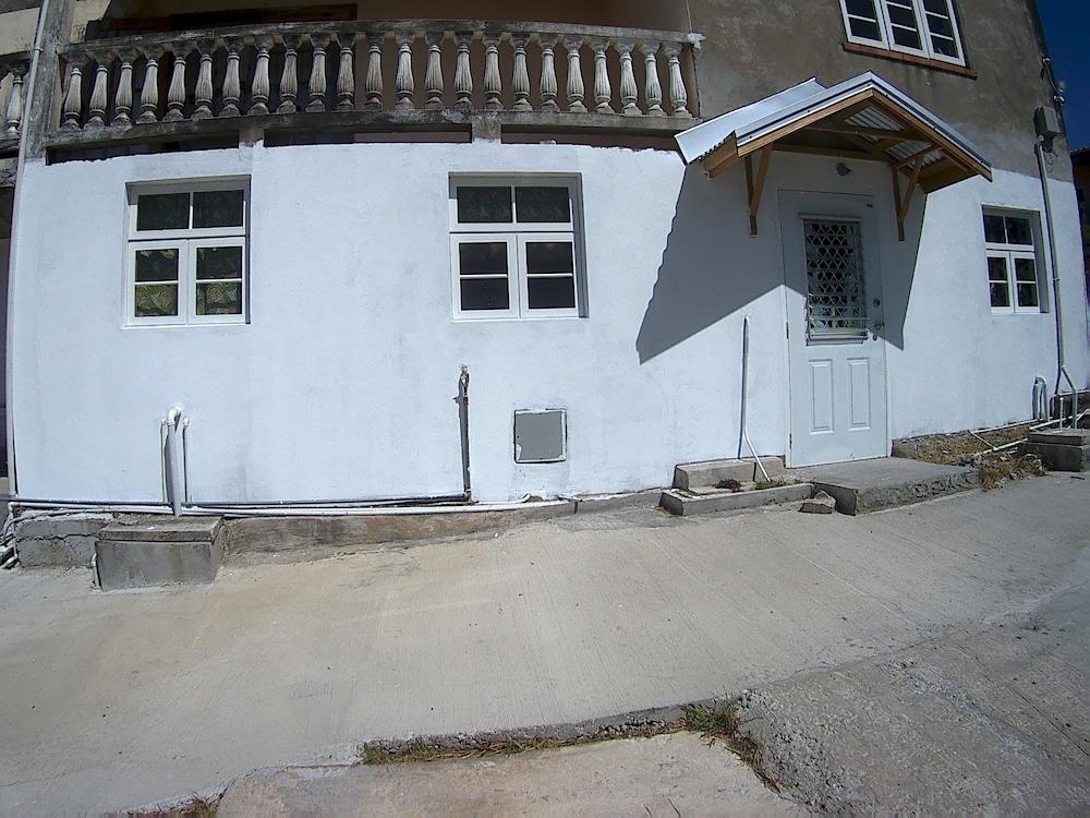 Jem Gems Exterior