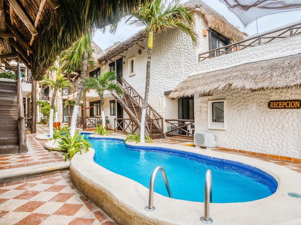 كابيتال أو ميمي ديل مار، بلايا ديل كارمين زحليقة مائية