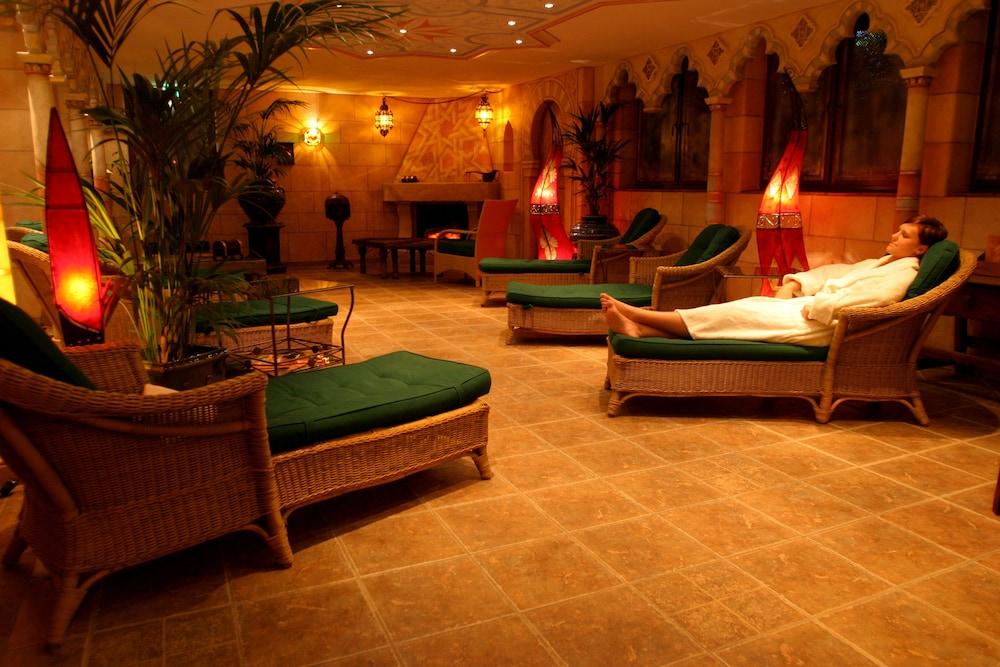 ايوروبا بارك إرليبنيس ريزورت، هوتل إل أندالوث نادي صحي