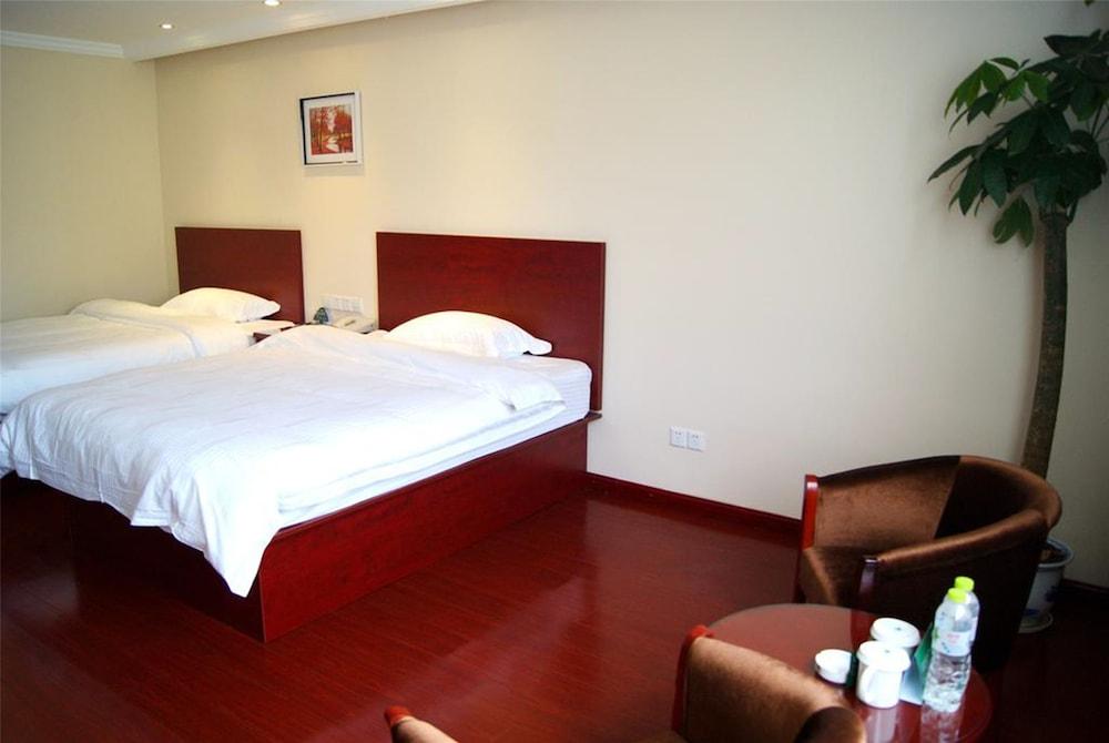 GreenTree Inn NanNing LangDong Hotel Room