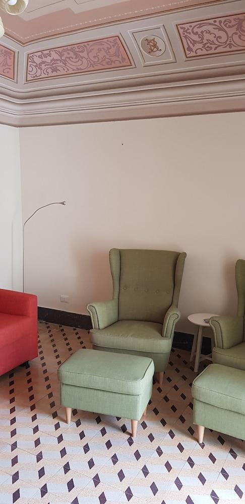 Note d'Acqua Lobby Sitting Area