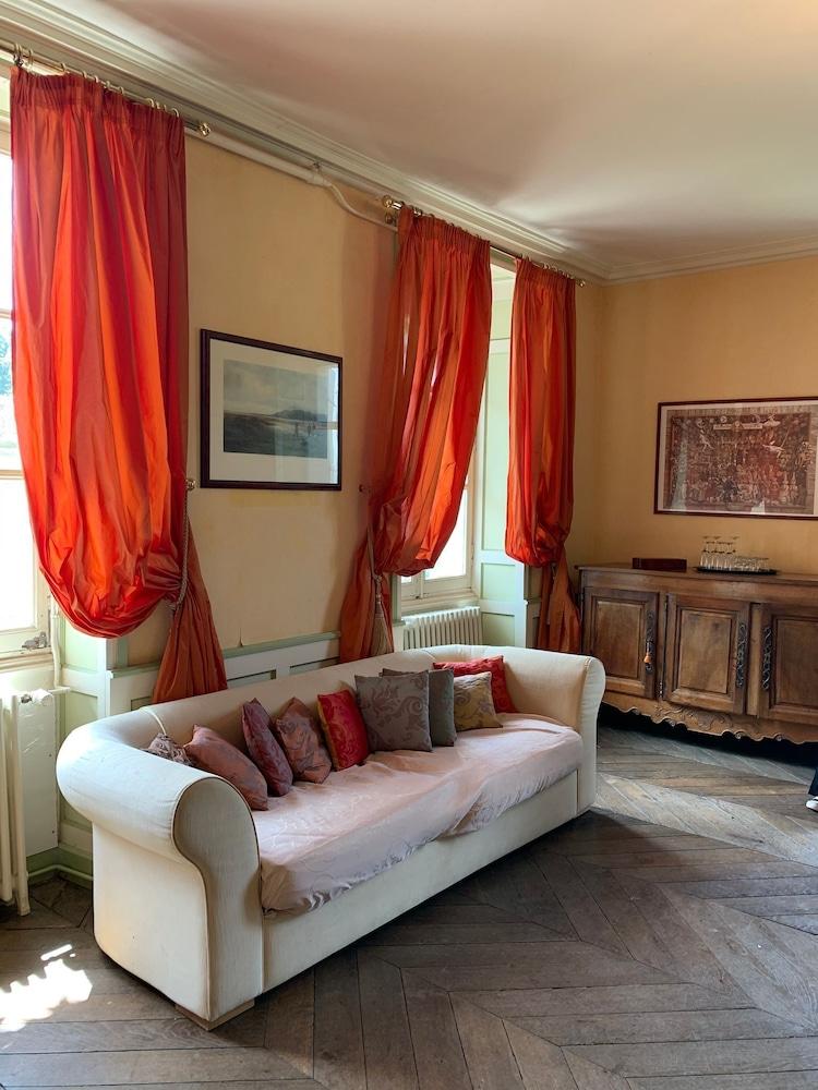 Chambres d'hôtes au bord du Cher avec vue sur le Château Lobby Sitting Area