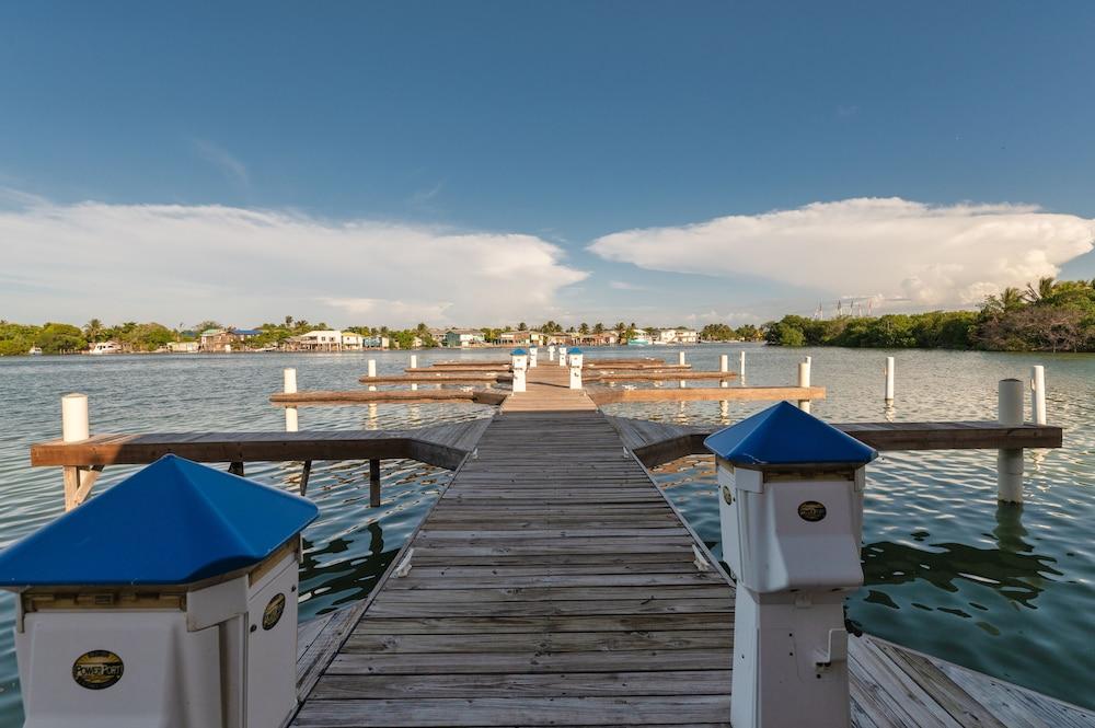 هوتل آند دايف سنتر روتان يوت كلوب المنطقة الخارجية