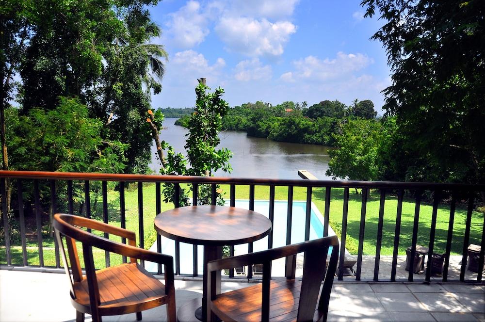 رومان ليك  آيورفيدا ريزورت