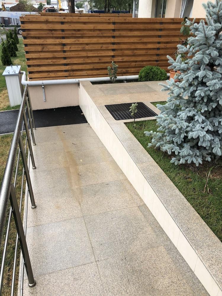 لاكشري ويست بارك 2 ريزيدنس ليك فيو دبليو 2 تفاصيل الفندق من الخارج