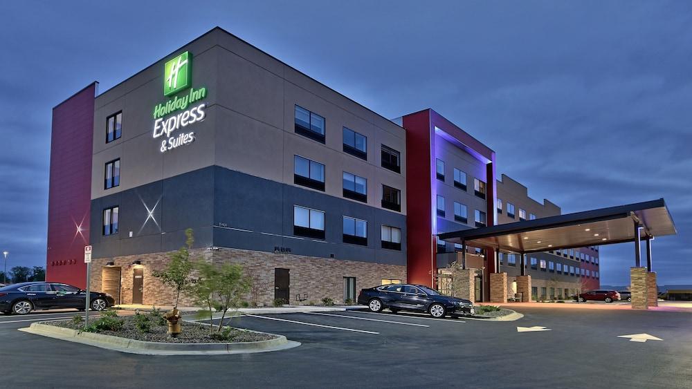 Holiday Inn Express and Suites Broomfield by IHG
